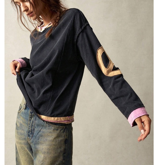 Cozy Peace Patch Oversized Reverse Stitch Color Block Top - Picture 6 of 16